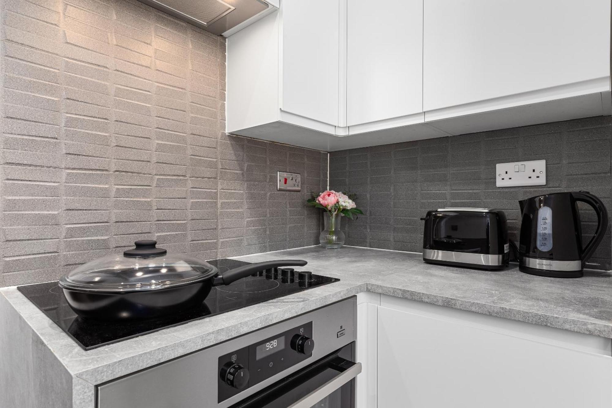 Central London Luxury, Relaxing Apartment! 2 Mins From Paddington Station! Екстериор снимка